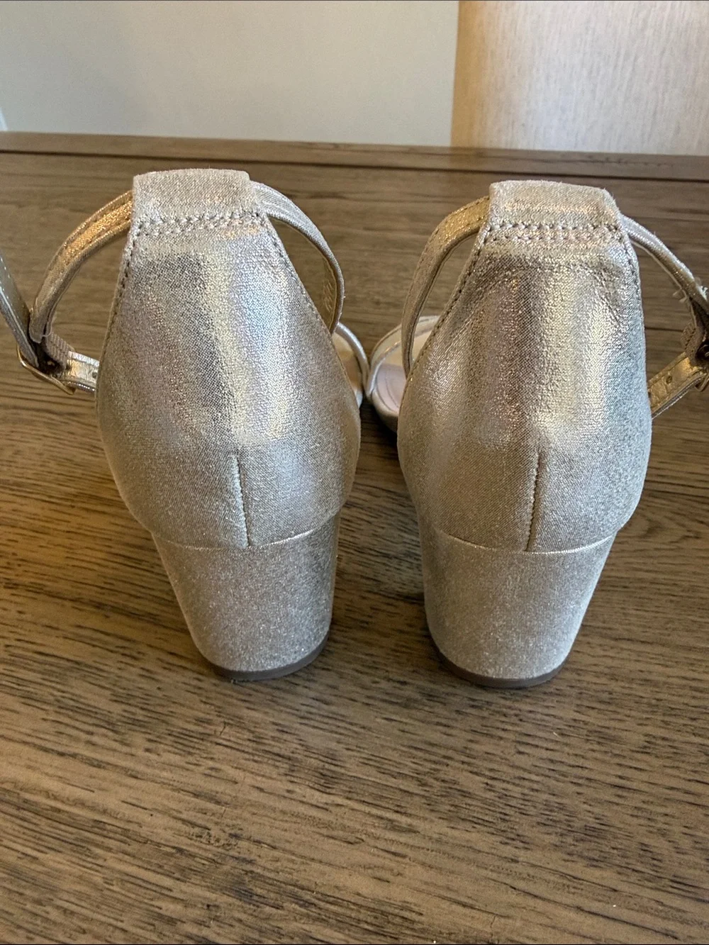 Steve Madden Open-Toe Block Heel Sandal Gold Mesh